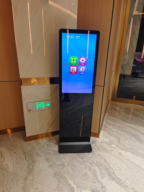 立式廣告機 高清網(wǎng)絡(luò)宣傳觸摸一體機在酒店商場的應(yīng)用與價值